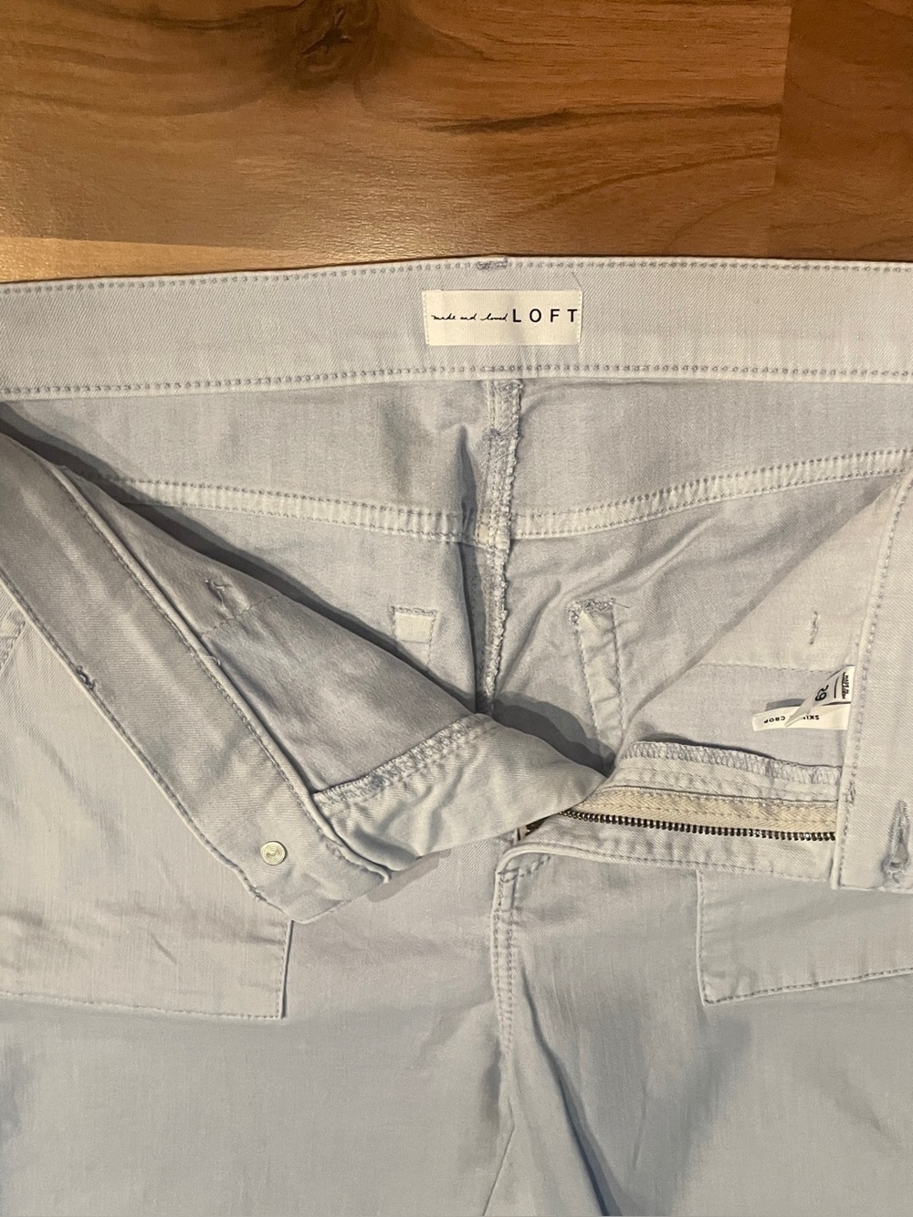LOFT Skinny Crop Utility Pocket Jeans Size 8 Light Blue Denim Raw Hem - Picture 9 of 16